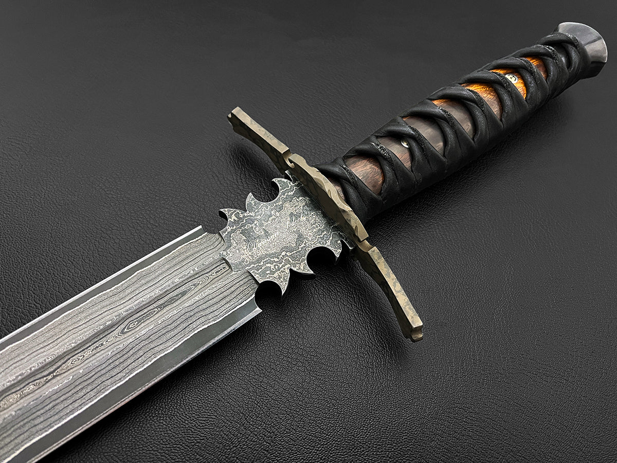 Beowulf | European Style Short Sword | Dawson Select Steel | San Mai + Ironwood - Image 2